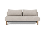 Sly Wood sovesofa i 471 Yuveno Sand, set forfra