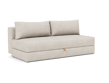 Osvald sovesofa i 470 Yuveno Natural, set skråt forfra
