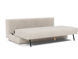 Osvald sovesofa i 470 Yuveno Natural, med åben opbevaring