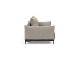 Malloy sovesofa i 579 Kenya Gravel, set fra siden