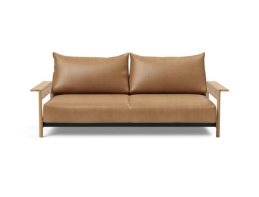 Malloy Wood sovesofa i 551 Faunal Brown, set forfra