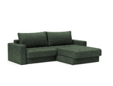 Akello sovesofa med chaiselong og armlæn i 281 Avella Pine Green, set skråt forfra