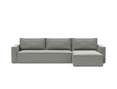 Newilla sovesofa med chaiselong i 853 Mahoga Dove Grey, set forfra