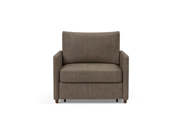 Neah stol med slim armlæn i 411 Esina Cedar Brown, set forfra
