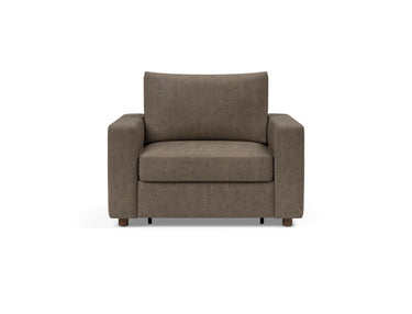 Neah stol med standard armlæn i 411 Esina Cedar Brown, set forfra