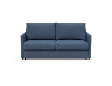 Neah 160 sovesofa med slim armlæn i 302 Weda Blue, set forfra