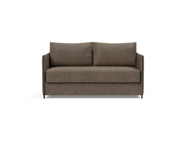 Luoma sovesofa i 411 Esina Cedar Brown, set forfra
