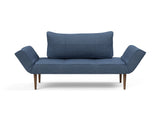 Zeal Styletto daybed i 302 Weda Blue, set forfra