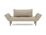 Zeal Styletto daybed i 356 Taura Sand, set forfra