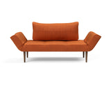 Zeal Styletto daybed i 412 Esina Rust Orange, set forfra