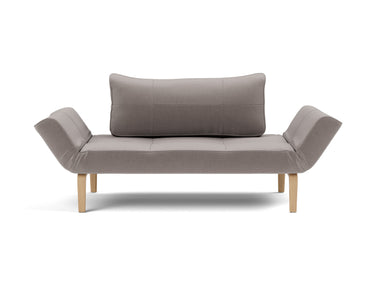 Zeal Bow daybed i 418 Esina Truffle, set forfra