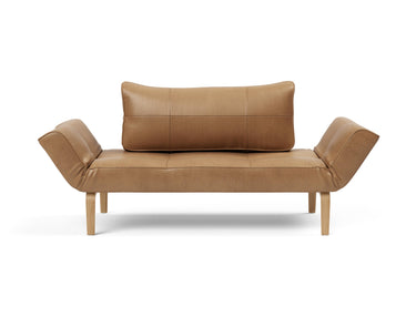 Zeal Bow daybed i 551 Faunal Brown, set forfra