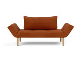 Zeal Bow daybed i 595 Corduroy Burnt Orange, set forfra