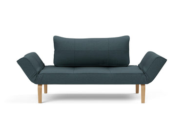 Zeal Bow daybed i 851 Mahoga Dark Blue, set forfra