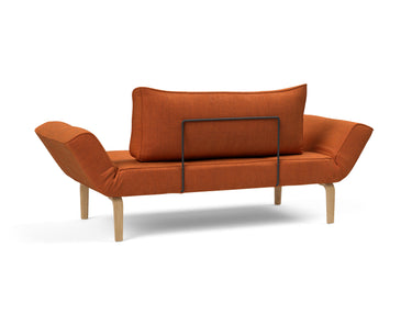 Zeal Bow daybed i 412 Esina Rust Orange, set skråt bagfra