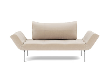 Zeal Straw daybed i 410 Esina Almond, set forfra