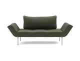 Zeal Straw daybed i 413 Esina Olive Green, set forfra