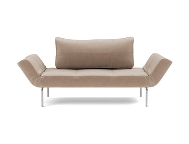 Zeal Straw daybed i 417 Esina Mocha, set forfra