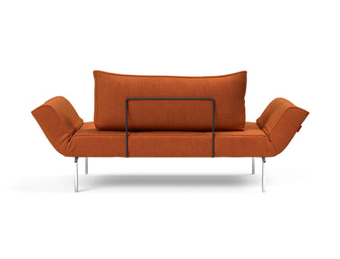 Zeal Straw daybed i 412 Esina Rust Orange, set bagfra