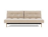 Splitback Eik sovesofa i 410 Esina Almond, set forfra