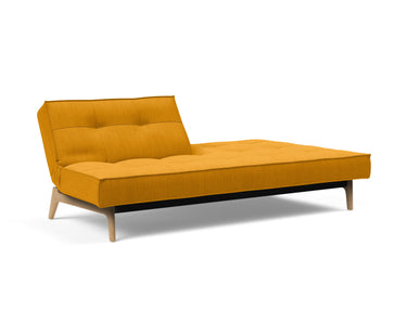 Splitback Eik sovesofa i 507 Elegance Burned Curry, med den ene ryghalvdel lagt ned