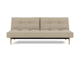 Splitback Styletto Light Wood sovesofa i 356 Taura Sand, set forfra