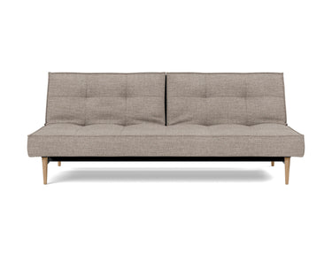 Splitback Styletto Light Wood sovesofa i 472 Yuveno Warm Grey, set forfra