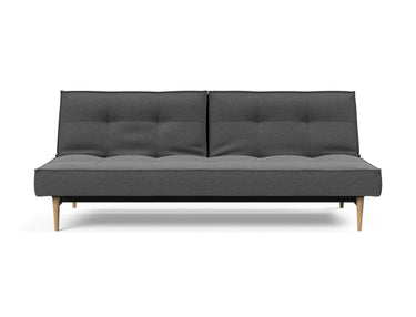 Splitback Styletto Light Wood sovesofa i 852 Mahoga Seal Grey, set forfra