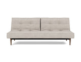 Splitback Styletto Dark Wood sovesofa i 471 Yuveno Sand, set forfra