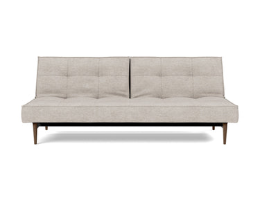 Splitback Styletto Dark Wood sovesofa i 471 Yuveno Sand, set forfra