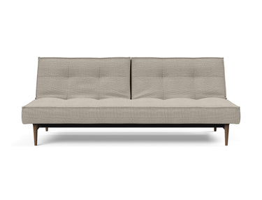 Splitback Styletto Dark Wood sovesofa i 579 Kenya Gravel, set forfra