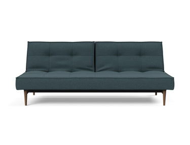 Splitback Styletto Dark Wood sovesofa i 851 Mahoga Dark Blue, set forfra