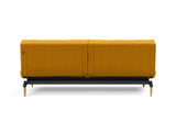 Splitback Styletto Light Wood sovesofa i 507 Elegance Burned Curry, set bagfra