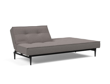 Splitback Styletto Black Wood sovesofa i 521 Mixed Dance Grey, med den ene ryghalvdel lagt ned