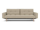 Splitback Styletto Light Wood sovesofa med armlæn i 356 Taura Sand, set forfra