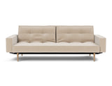 Splitback Styletto Light Wood sovesofa med armlæn i 410 Esina Almond, set forfra