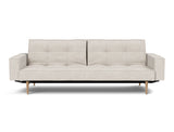 Splitback Styletto Light Wood sovesofa med armlæn i 470 Yuveno Natural, set forfra