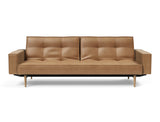 Splitback Styletto Light Wood sovesofa med armlæn i 551 Faunal Brown, set forfra