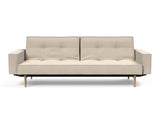Splitback Styletto Light Wood sovesofa med armlæn i 586 Phobos Latte, set forfra
