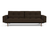 Splitback Styletto Dark Wood sovesofa med armlæn i 358 Taura Chocco, set forfra