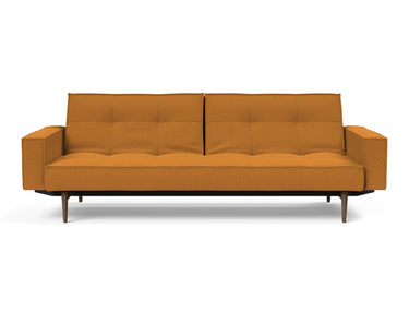 Splitback Styletto Dark Wood sovesofa med armlæn i 893 Mozart Masala, set forfra