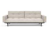Splitback Styletto Black Wood sovesofa med armlæn i 280 Avella Sand, set forfra