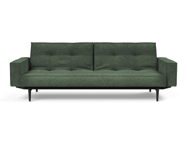 Splitback Styletto Black Wood sovesofa med armlæn i 281 Avella Pine Green, set forfra