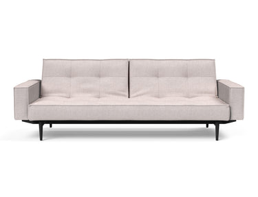 Splitback Styletto Black Wood sovesofa med armlæn i 300 Weda Sand, set forfra