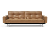 Splitback Styletto Black Wood sovesofa med armlæn i 551 Faunal Brown, set forfra