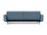 Splitback Styletto Light Wood sovesofa med armlæn i 525 Mixed Dance Light Blue, set bagfra