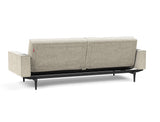 Splitback Styletto Black Wood sovesofa med armlæn i 357 Taura Off White, set skråt bagfra