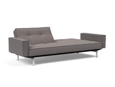 Splitback Chrome sovesofa med armlæn i 521 Mixed Dance Grey, med den ene ryghalvdel lagt ned