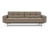 Dublexo Styletto Light Wood sovesofa med armlæn i 850 Mahoga Caramel, set forfra