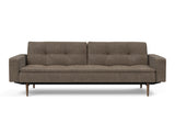 Dublexo Styletto Dark Wood sovesofa med armlæn i 411 Esina Cedar Brown, set forfra